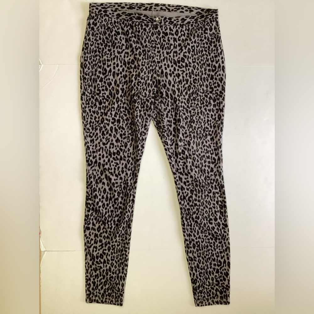 Simply Vera Wang Jeans Pants Women’s L Grey Black Leopard Print Skinny Knit
